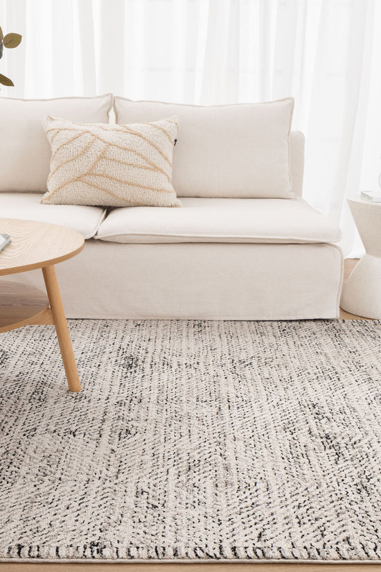 Clara Distressed Diamonds Cream Charcoal Rug - C100