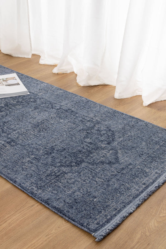 Heritage Distressed Medallion Blue Runner - H104: (Different Tassel)