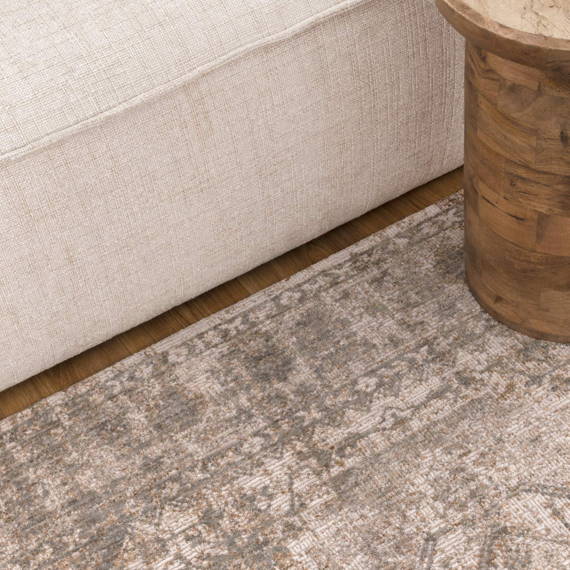 Solenne Cream & Olive Distressed Medallion Vintage Rug - S600