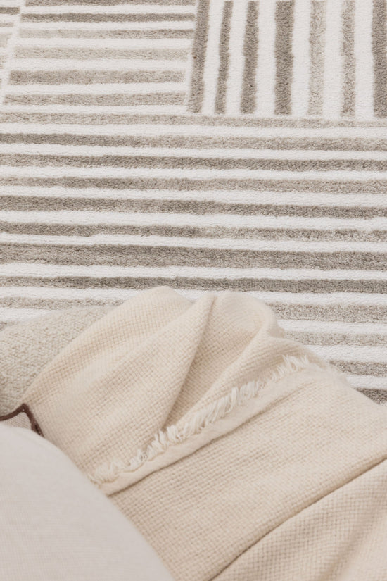 Wellington Geometric Lines Beige Rug - W003