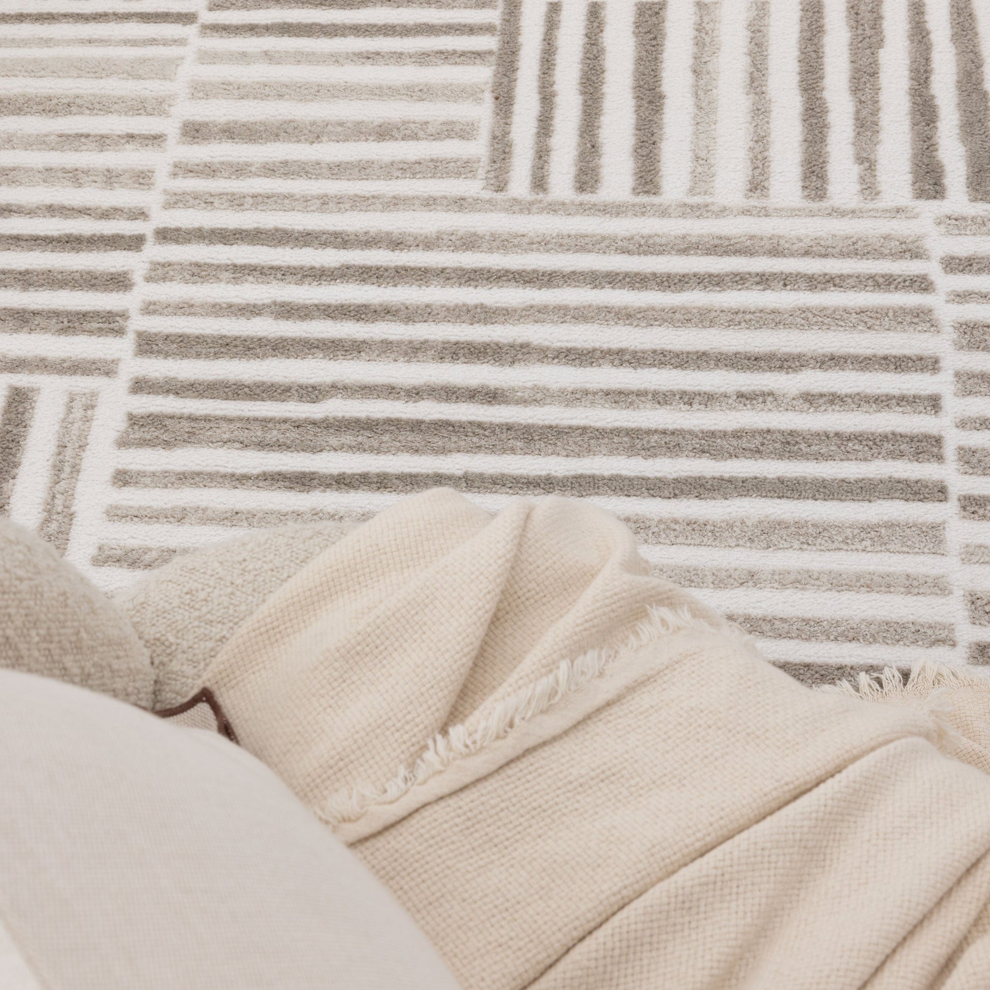 Wellington Geometric Lines Beige Rug - W003